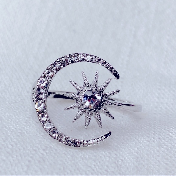 ❣️$25/3❣️ Rhinestones Moon N Star Ring - Picture 5 of 10